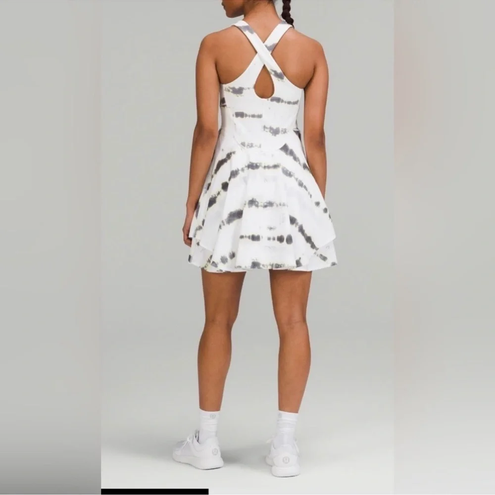 Lululemon Athletica dress White and Black Skater Mini Skirt😍😍